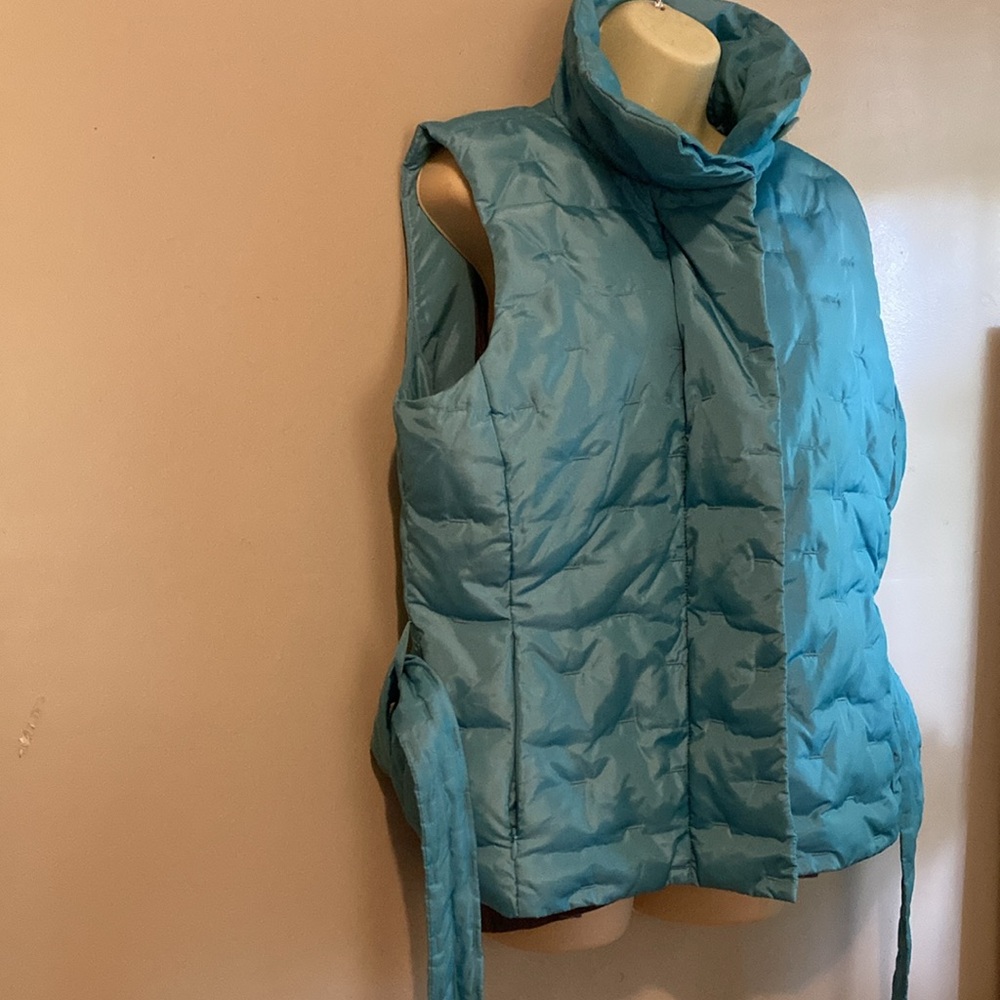 Talbots goose down vest women size large.
